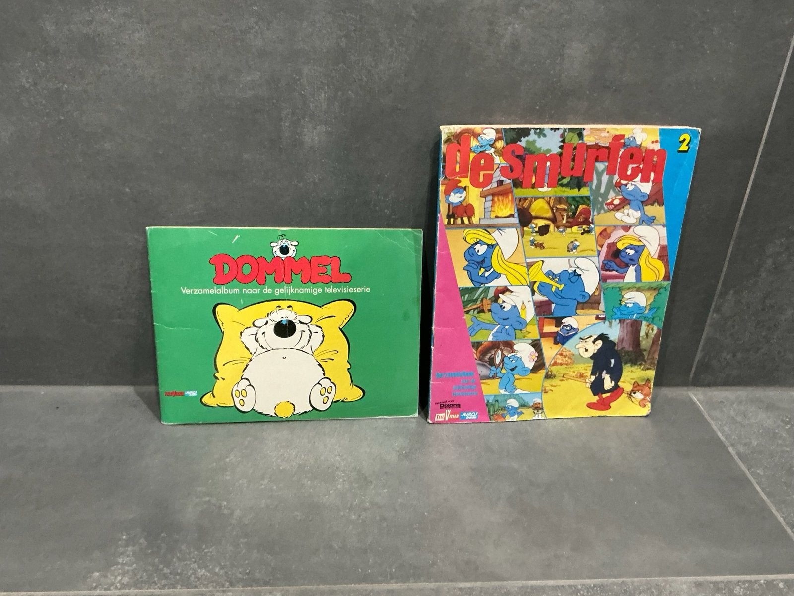 De Smurfen Verzamelalbum 2 & Dommel Verzamelalbum, Verzamelen, Verzenden, Gebruikt, Verschillende Smurfen, Stripboek