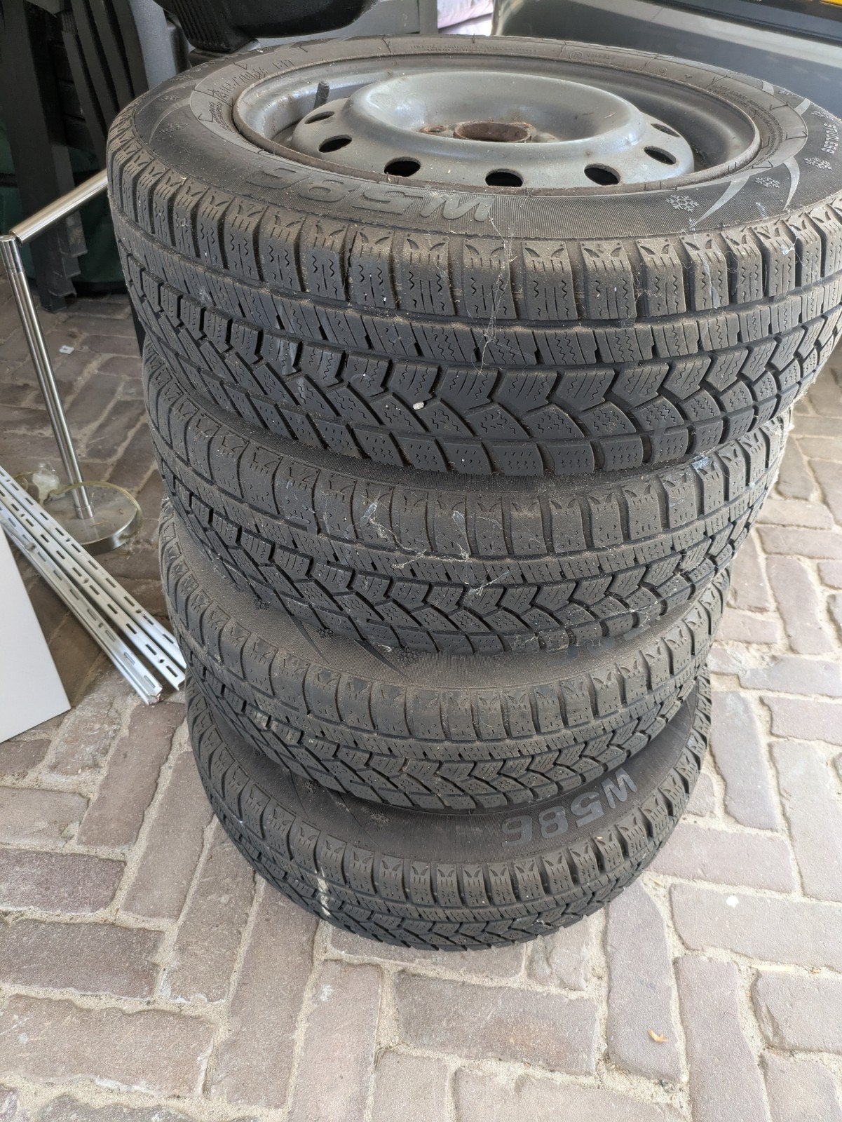 Ovation Winterbanden 165/70R14 op stalen velgen, Auto-onderdelen, Banden en Velgen, Ophalen, 14 inch, Gebruikt, Banden en Velgen