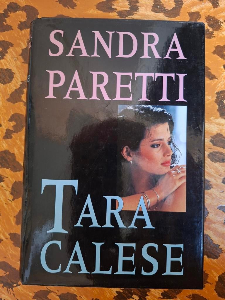 Tara Calese - Sandra Paretti (Hardcover), Boeken, Ophalen of Verzenden, Gelezen, Sandra Paretti, Europa overig