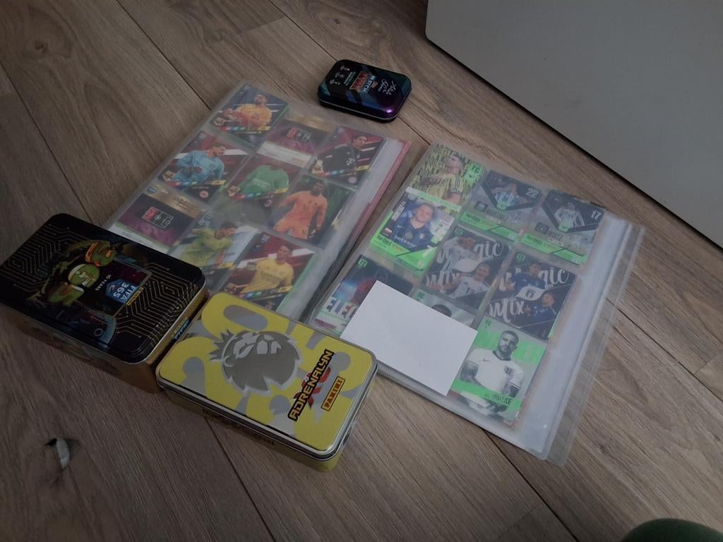 Voetbalkaarten kan ook speler opnoemen ik kijk of ik hem heb, Ophalen of Verzenden, Zo goed als nieuw