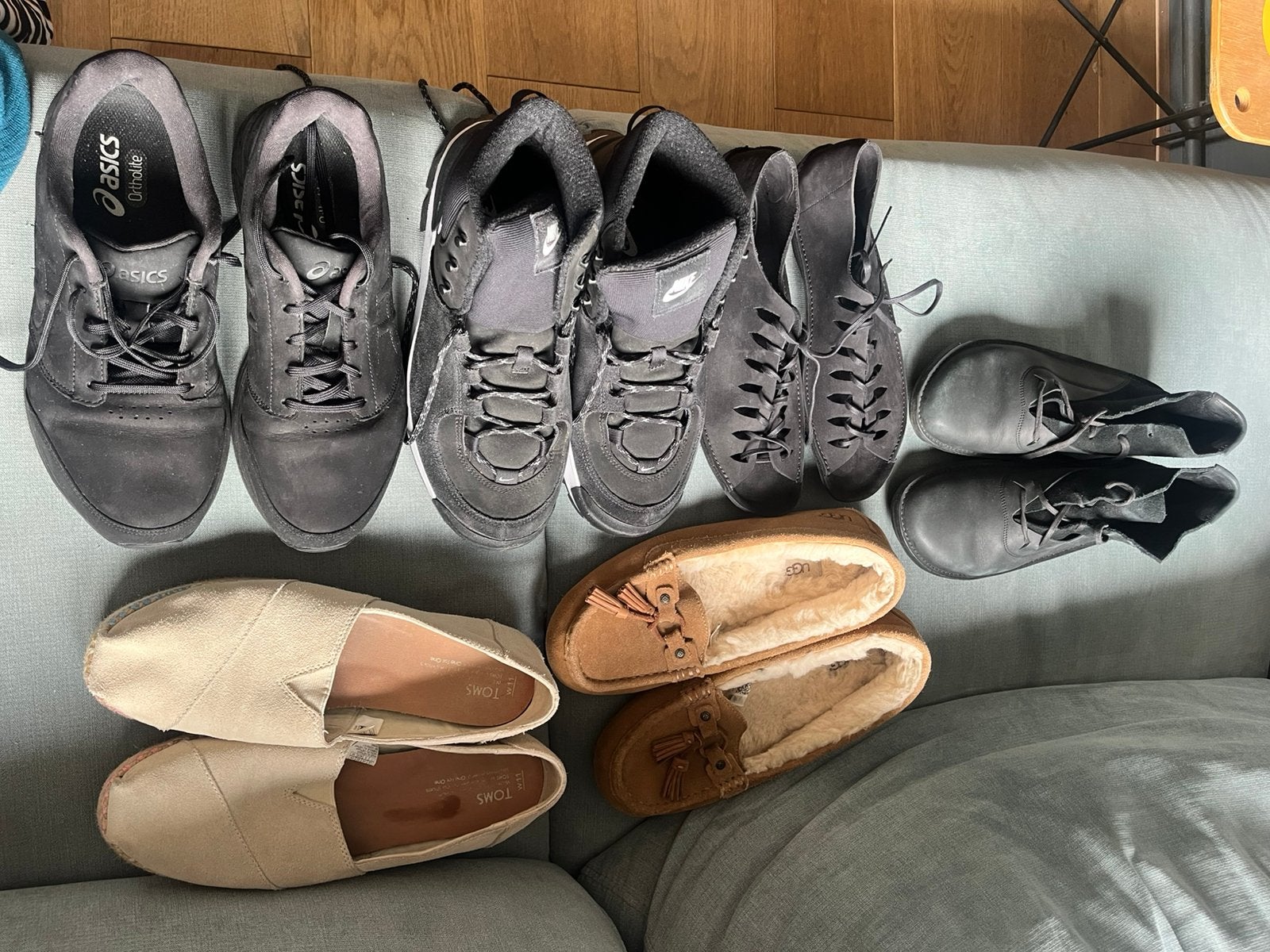 Loints, UGG, Nike, Asics, TOMS maat 42, Kleding | Dames, Schoenen, Ophalen, Zo goed als nieuw, Schoenen met lage hakken