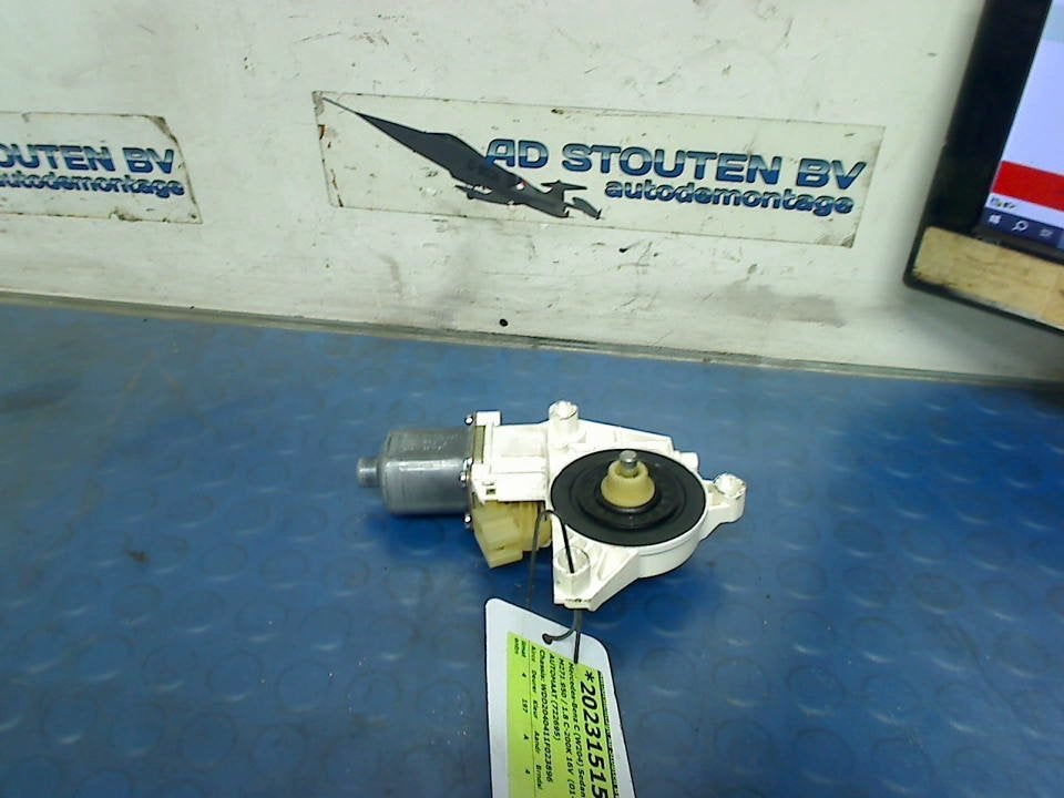 Motor Raammechaniek Rechts Voor C (W204) 2007, Gebruikt, Mercedes-Benz AG, Mercedes-Benz, Mercedesstraße 120, Stuttgart 70372, , Duitsland