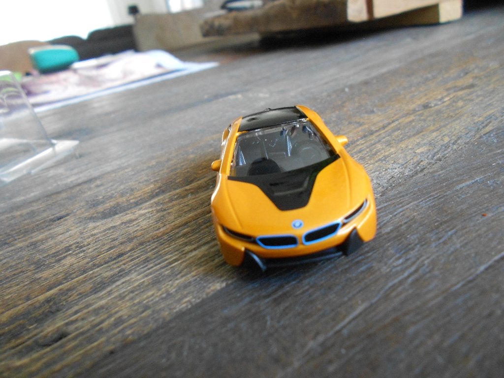 Bmw I8 Suki         1/64, Hobby en Vrije tijd, Ophalen of Verzenden, Nieuw, Auto