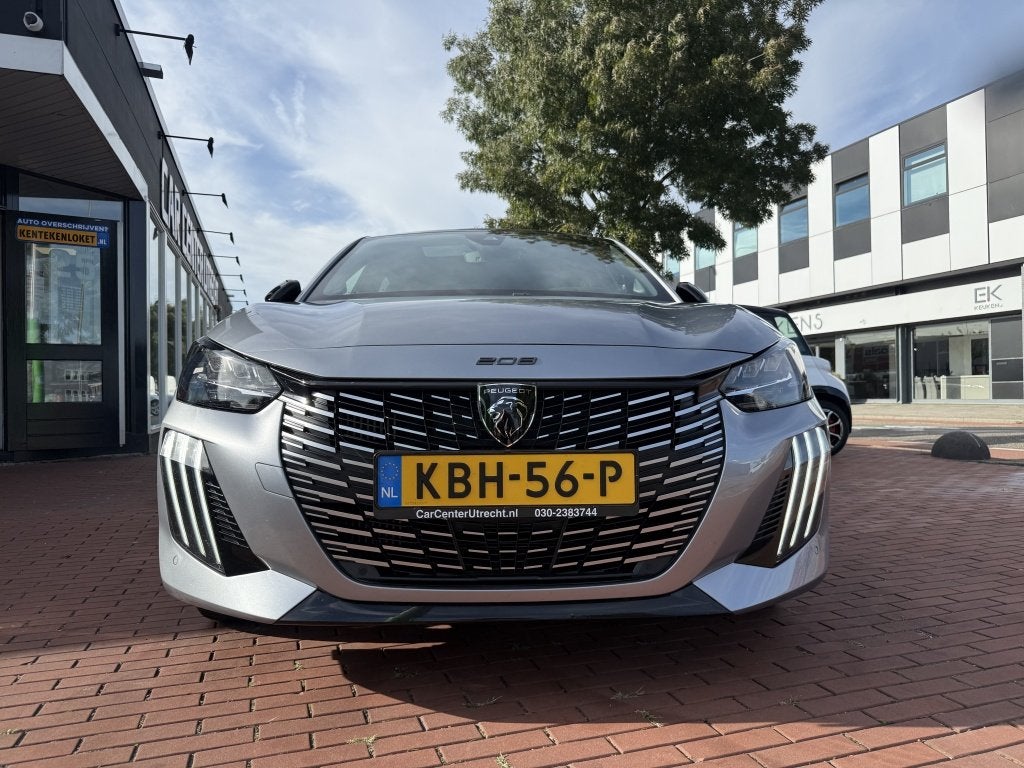 Foto 8 van Peugeot 208 1.2 Hybr e-DCS6 GT pano automaat Apple Carplay