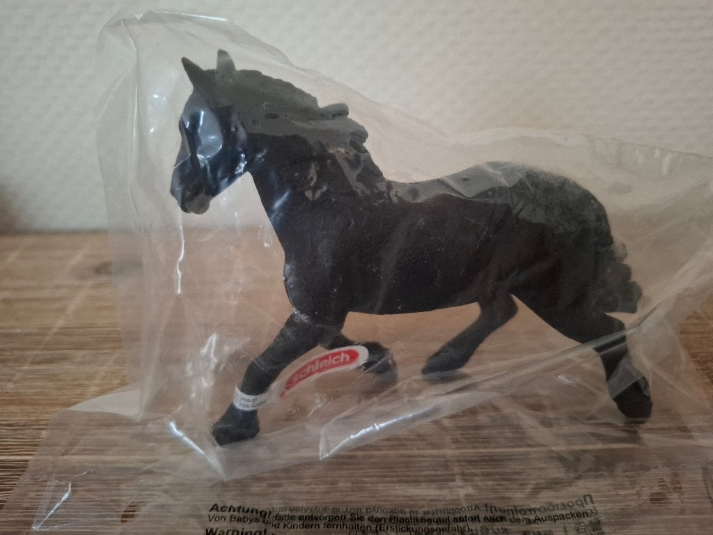 Schleich 13975 Fries hengst paard NIEUW, Ophalen of Verzenden, Zo goed als nieuw