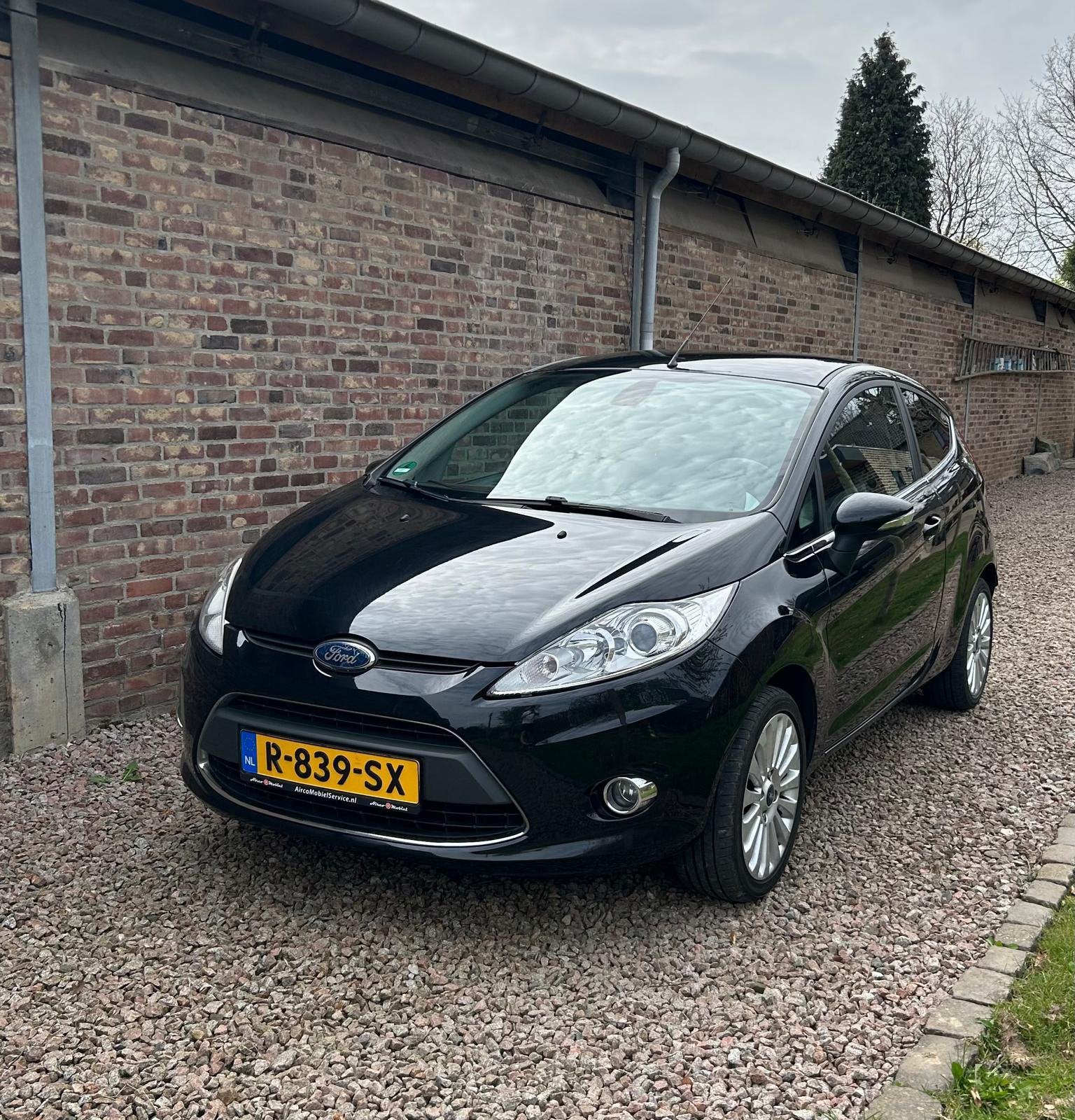 Ford Fiesta 1.4 titanium | 2009| 182.155 km apk tm april 27, Auto's, Ford, Overige carrosserieën, Leder, Overige kleuren, Handgeschakeld