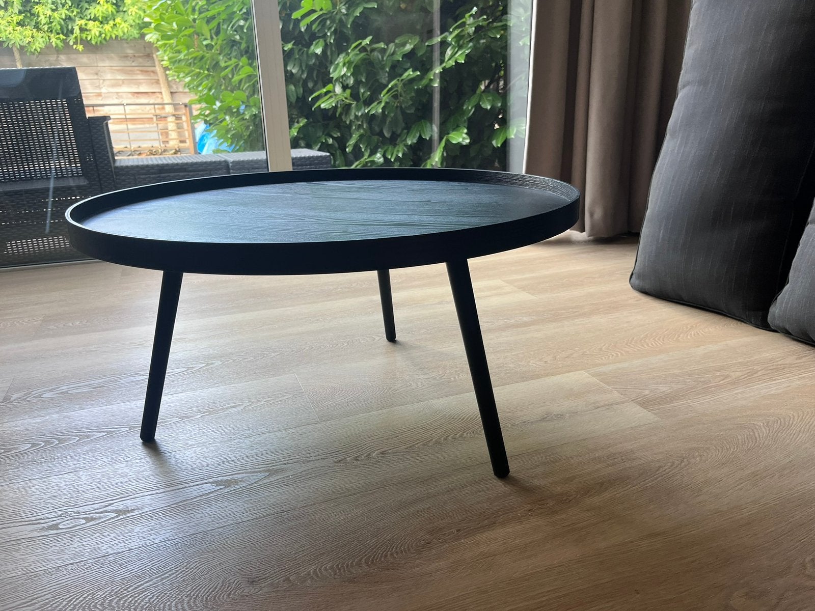 Mooie zwarte houten bijzettafel van WOOOD!, Ophalen, Minder dan 45 cm, Gebruikt, Rond