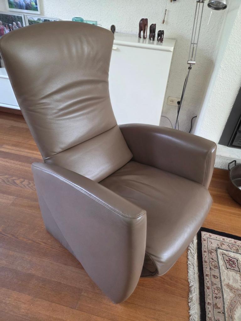 Leren relaxfauteuil Jori, Ophalen, Modern, Comfortabel, Zo goed als nieuw, 75 tot 100 cm