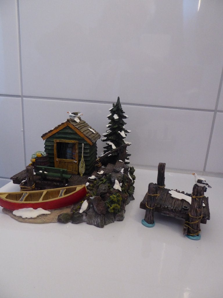 Department 56 - The dockhouse - Ik ruim alles op, Diversen, Ophalen of Verzenden, Zo goed als nieuw