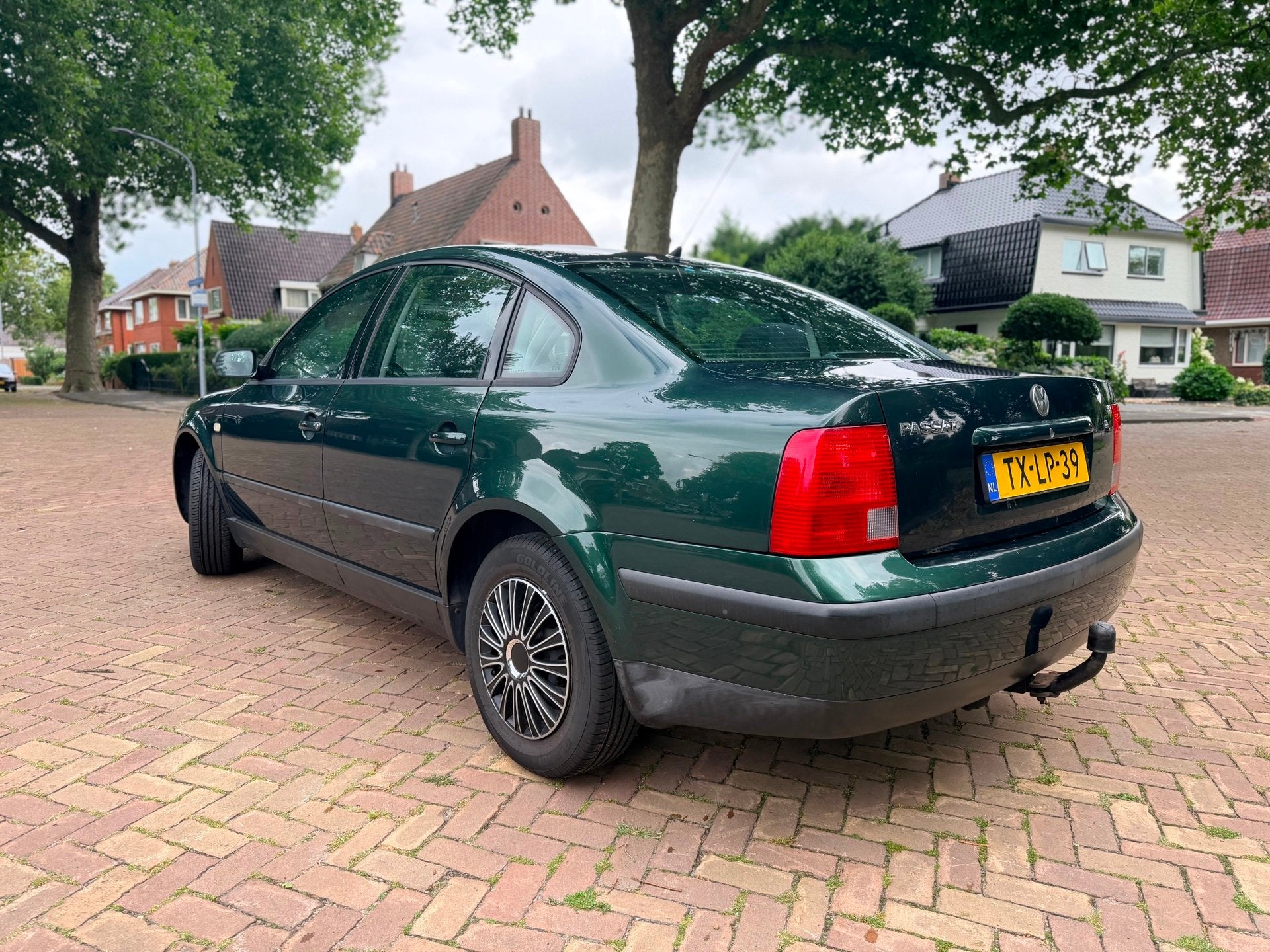 Foto 2 van Volkswagen Passat 1.8 | Elek.Pakket | Trekhaak | NAP!