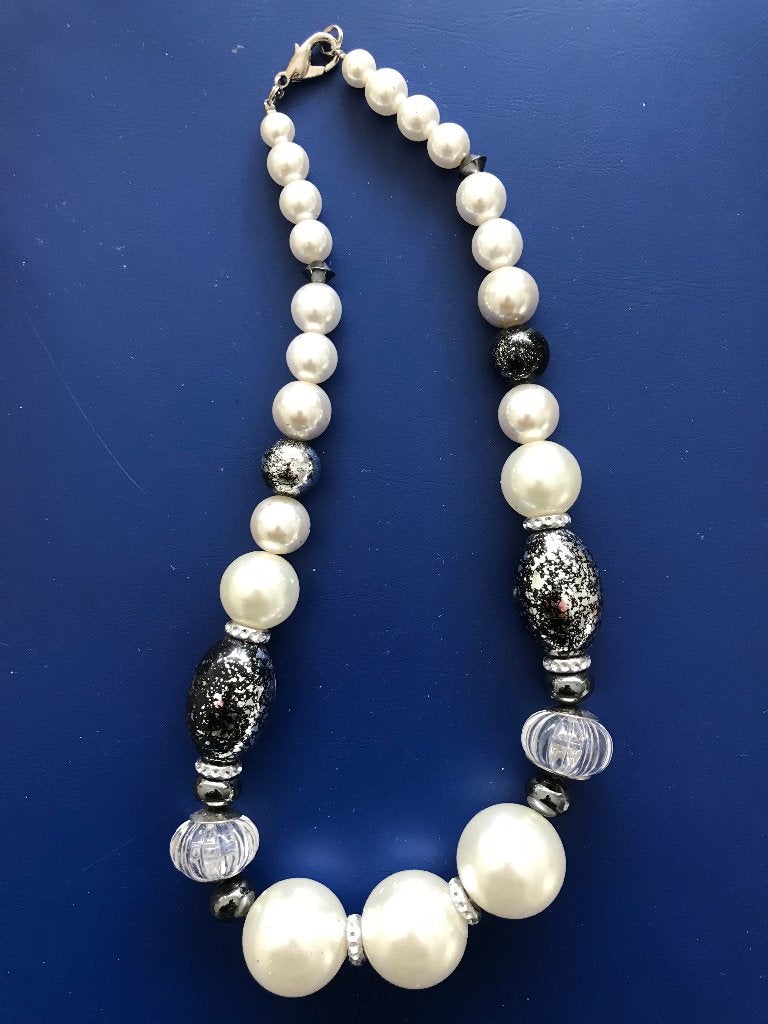 Elegante Parelketting met Zwarte en Transparante Kralen, Ophalen of Verzenden, Zo goed als nieuw, Wit, Overige materialen