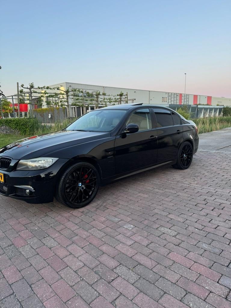 BMW 328XIA – 2011 – Zwart, X-DRIVE, Automaat, Ophalen, Gebruikt