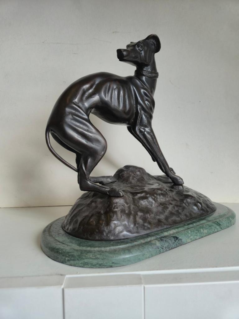 Bronzen sculptuur van een jachthond(windhond), Ophalen of Verzenden, Brons