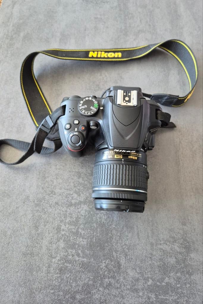 Nikon D3400 + lens 146 clicks Zo goed als nieuw! 64 gb kaart, Ophalen of Verzenden