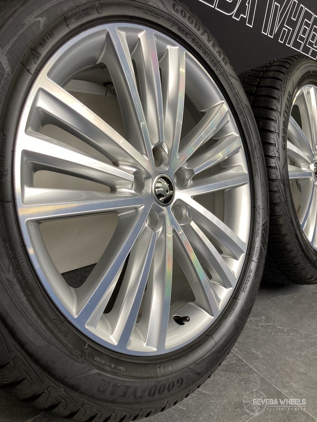 19” originele Skoda Kodiaq velgen + winterbanden 5x112   565, Auto-onderdelen, Banden en Velgen, 19 inch, Gebruikt, -, -