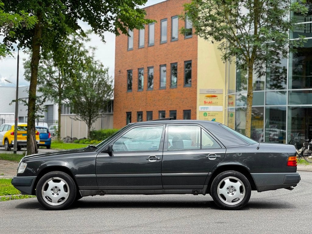 Mercedes-Benz 200-500 (W124) 260 E 6CILINDER, Auto's, Automaat, Achterwielaandrijving, Gebruikt, 2599 cc
