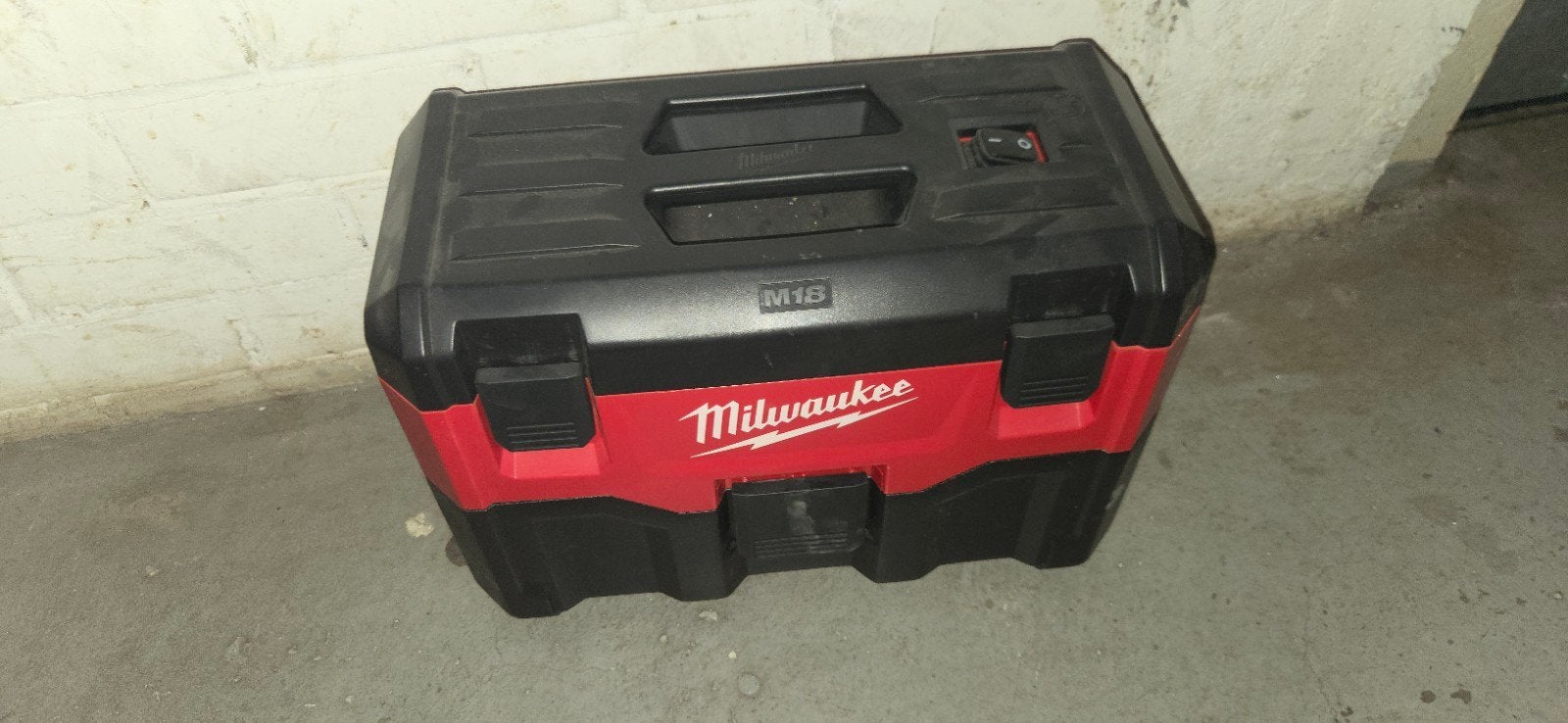 Milwaukee zakloze accu water/stofzuiger M18
