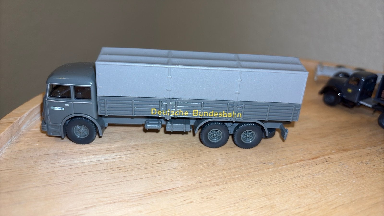 WIKING 047902 FLATBED TRUCK BÜSSING 12000. W 17. HO 187, Ophalen of Verzenden, Zo goed als nieuw