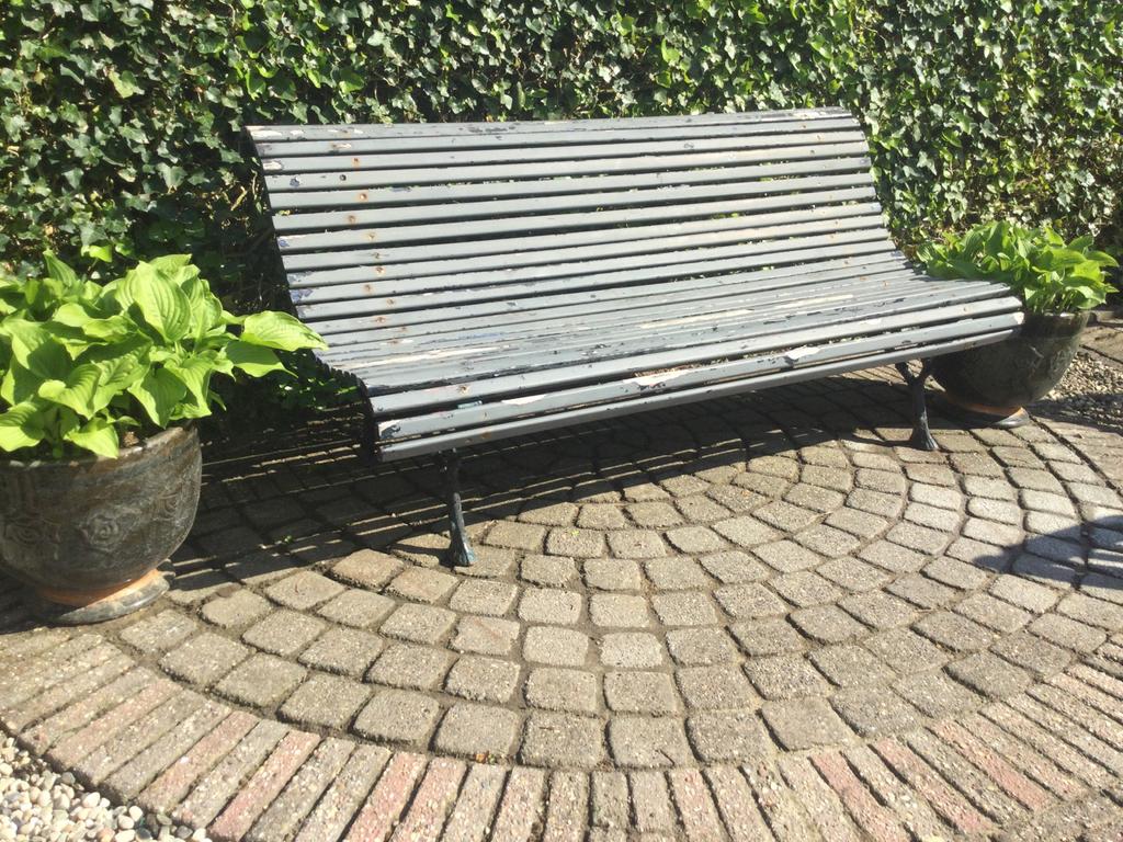 Tuinbank met  oude gietijzeren steunen, Ophalen, Gebruikt, Metaal