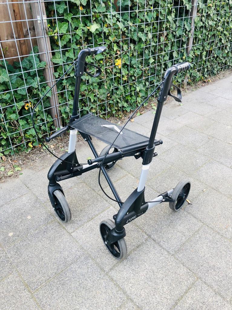 Prachtige opvouwbare inklapbare lichtgewicht rollator Topro, Ophalen of Verzenden, Lichtgewicht, Zo goed als nieuw