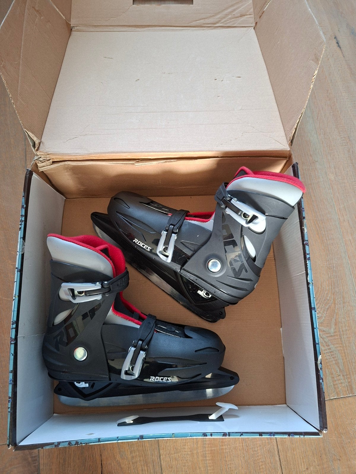 Roces MCK IJshockeyschaatsen, mt. 36 t/m 40., Sport en Fitness, Ophalen of Verzenden, Zo goed als nieuw, IJshockeyschaatsen, Overige merken