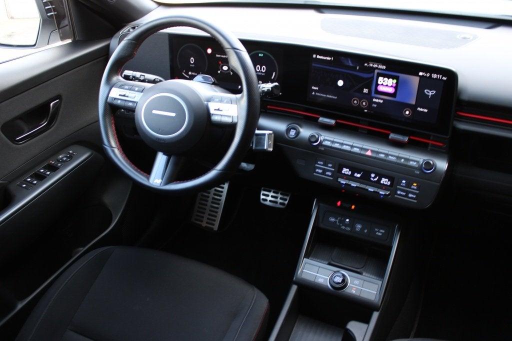 Hyundai KONA 1.6 GDI HEV N Line Ed. | Parkeercamera | 18 Inc, Auto's, Hyundai, 1350 kg, Stof, Gebruikt, Zwart