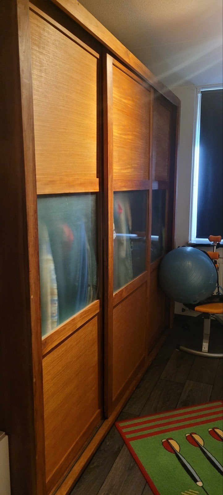 Zware houten kast met schuifdeuren, Ophalen, Met deur(en), Gebruikt, 200 cm of meer