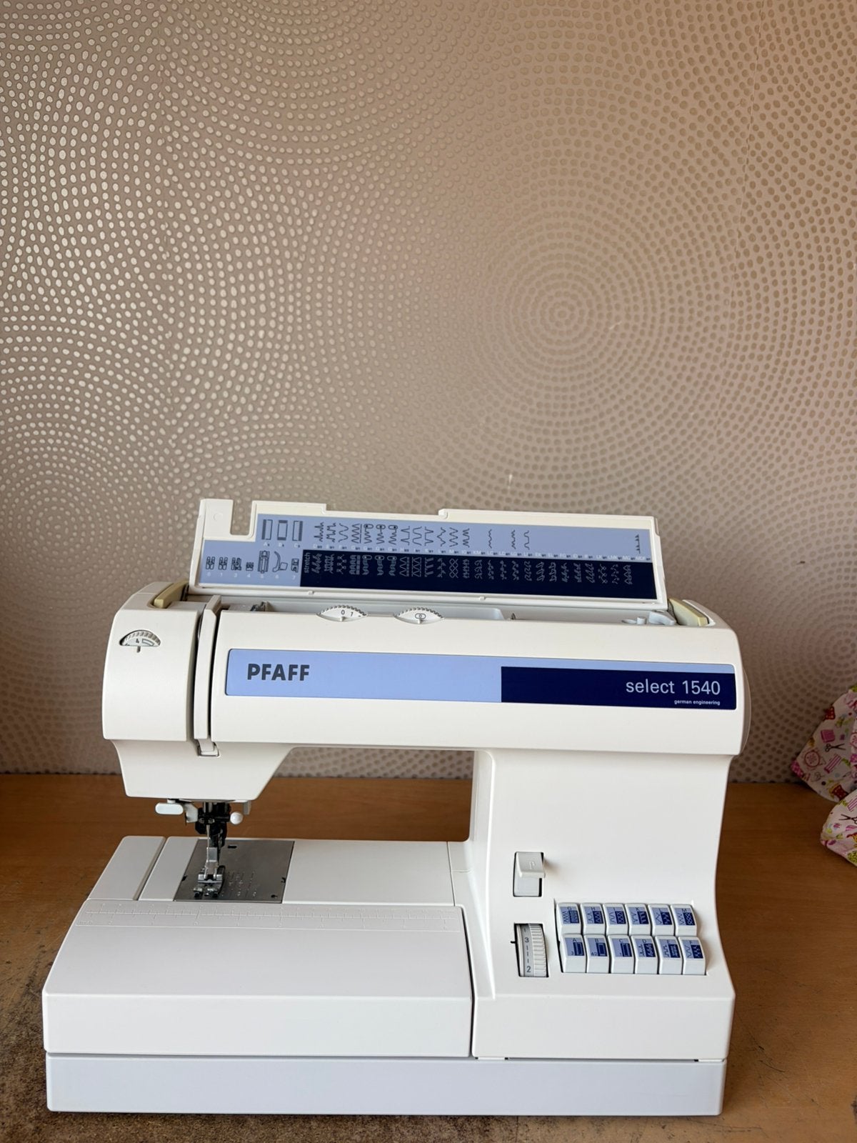NAAIMACHINE PFAFF SELECT 1540 MET IDT DUBBEL STOFTRANSPORT, Hobby en Vrije tijd, Naaimachines en Toebehoren, Ophalen of Verzenden