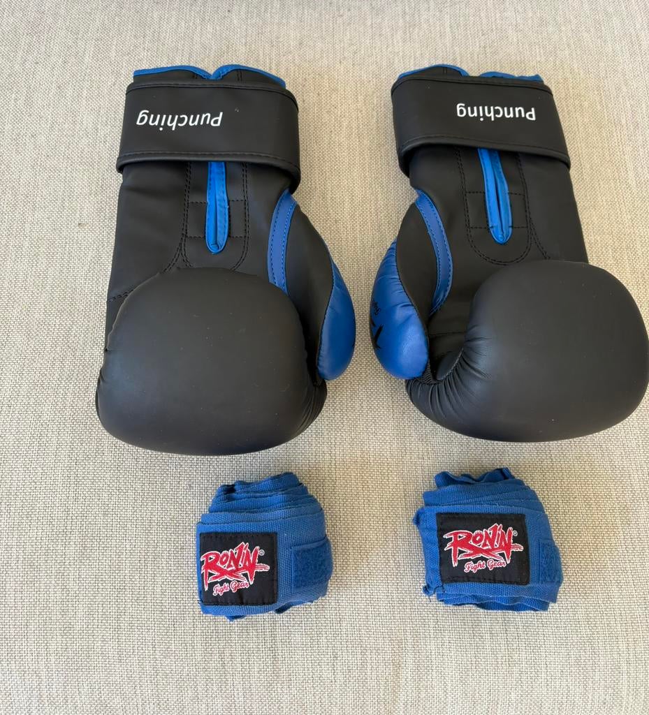 Ronin bokshandschoenen zwart/blauw 10 OZ, Ophalen of Verzenden, Zo goed als nieuw, Bokshandschoenen
