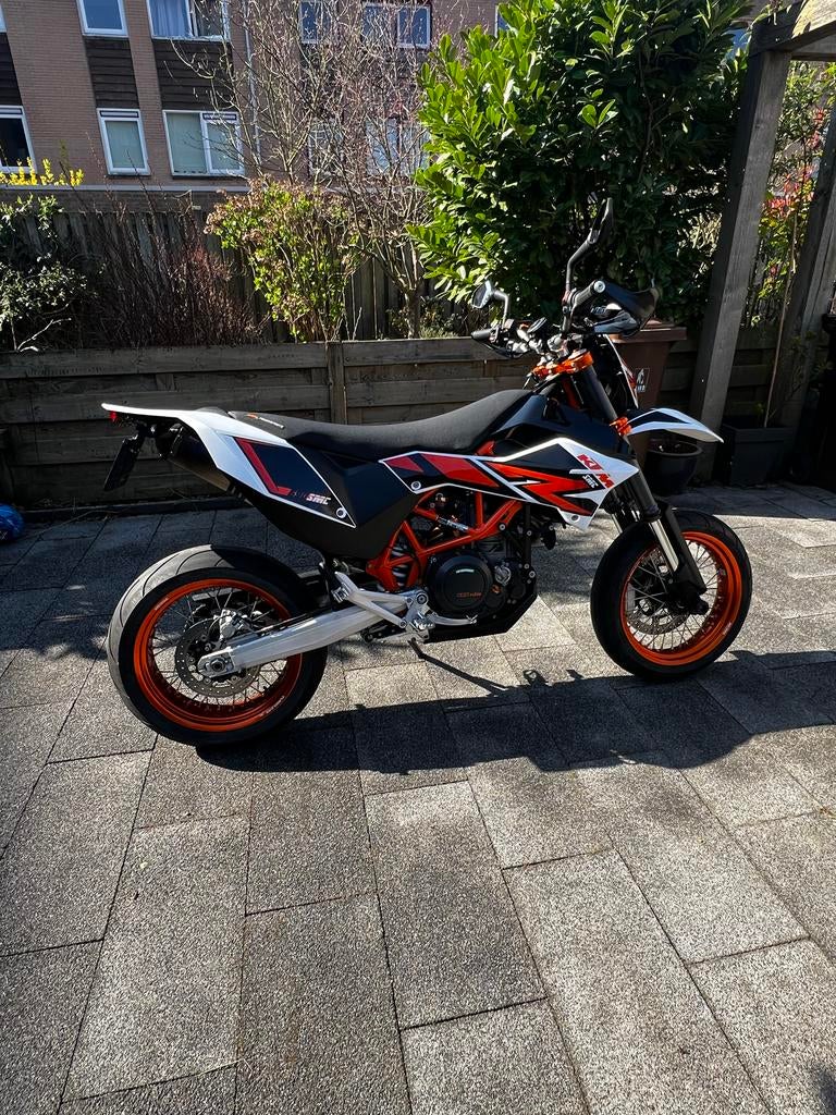 KTM 690 SMC R A2 vol vermogen, Sportuitlaat, Particulier, Meer dan 35 kW, Minimaal motorrijbewijs A2