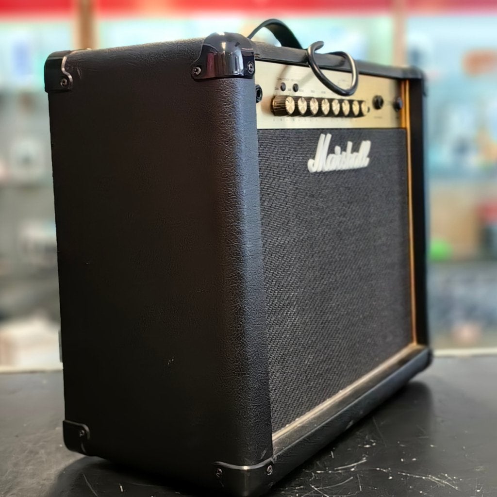 Marshall MG30CFX Gitaar versterker - In Nette Staat, Marshall, Gebruikt, Support@marshall.com, Marshall Amplification PLC
Denbigh Road
Bletchley, Milton Keynes
MK1 1DQ
United Kingdom