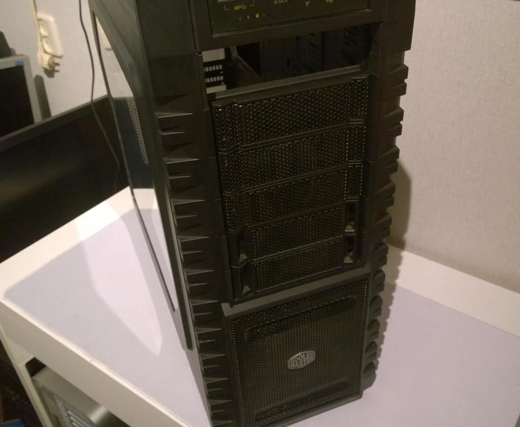 Retro Cooler Master HAF X gaming behuizing, 2010, Computers en Software, Computerbehuizingen, Ophalen, Gebruikt