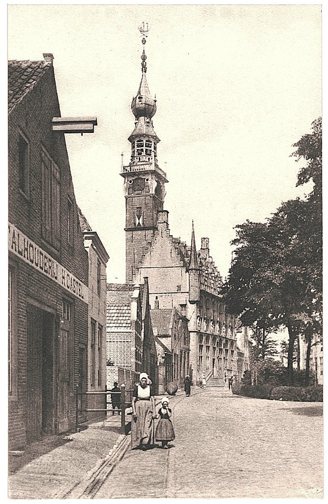 700403	Veere	Stadhuis	Zeeland	Nette oude kaart onbeschreven, Ophalen of Verzenden, Voor 1920, Ongelopen, Zeeland