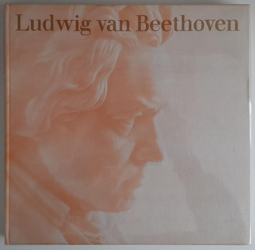 BEETHOVEN (boek - duitstalig), Artiest, Diverse auteurs, Ophalen of Verzenden, Zo goed als nieuw