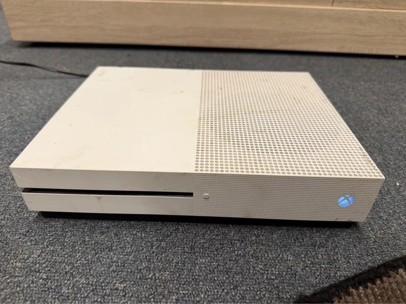 Xbox One S Console Gaat Aan Geen Beeld, Gebruikt, Xbox, 1 speler, Ophalen of Verzenden