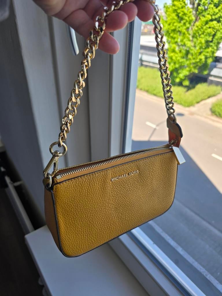 Michael kors hand tasje, Sieraden, Tassen en Uiterlijk, Tassen | Schoudertassen, Ophalen of Verzenden