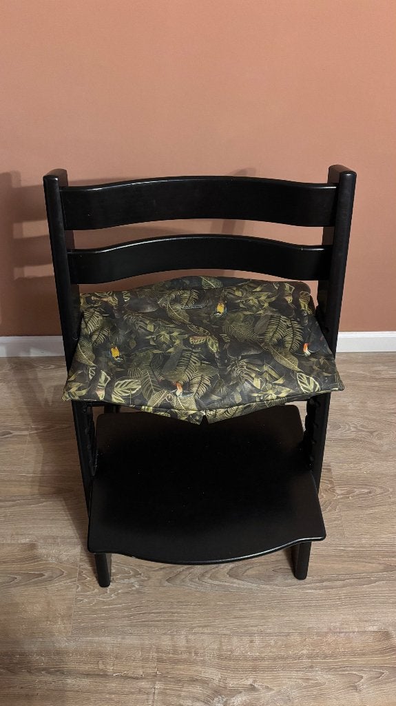Trip trap stoel stokke zwart netjes, Kinderen en Baby's, Kinderstoelen, Ophalen, Gebruikt, Meegroeistoel, Stoelverkleiner