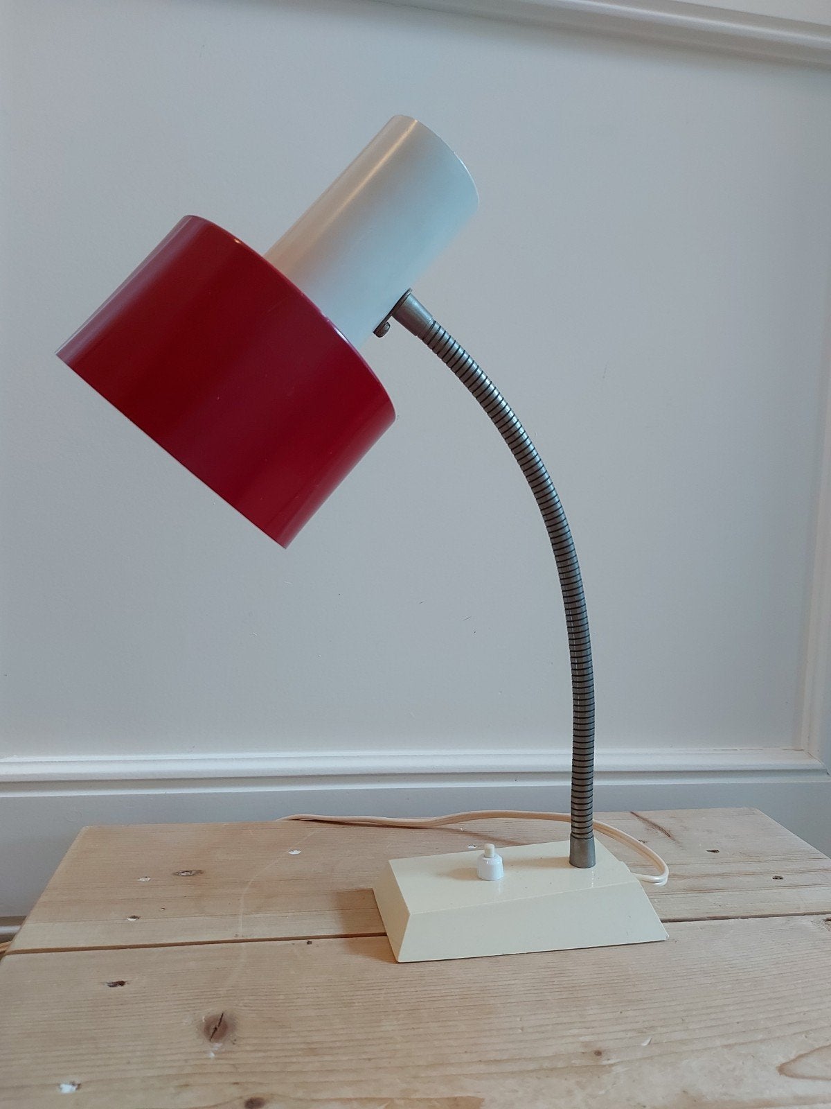 Vintage SIS bureaulamp tafellamp jaren 60 retro
lamp jaren 6, Gebruikt, Vintage, Ophalen of Verzenden, Rood