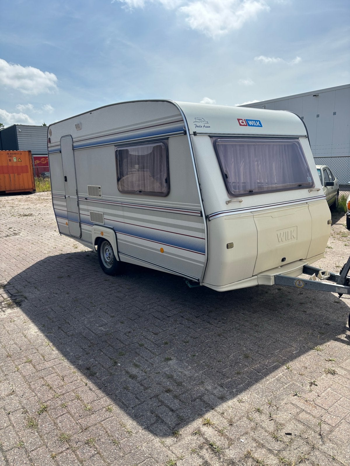 Wilk de Luxe caravan met rondzit en toilet, Caravans en Kamperen, Caravans, Rondzit, Omvormbare zithoek, Particulier, 4 tot 5 meter