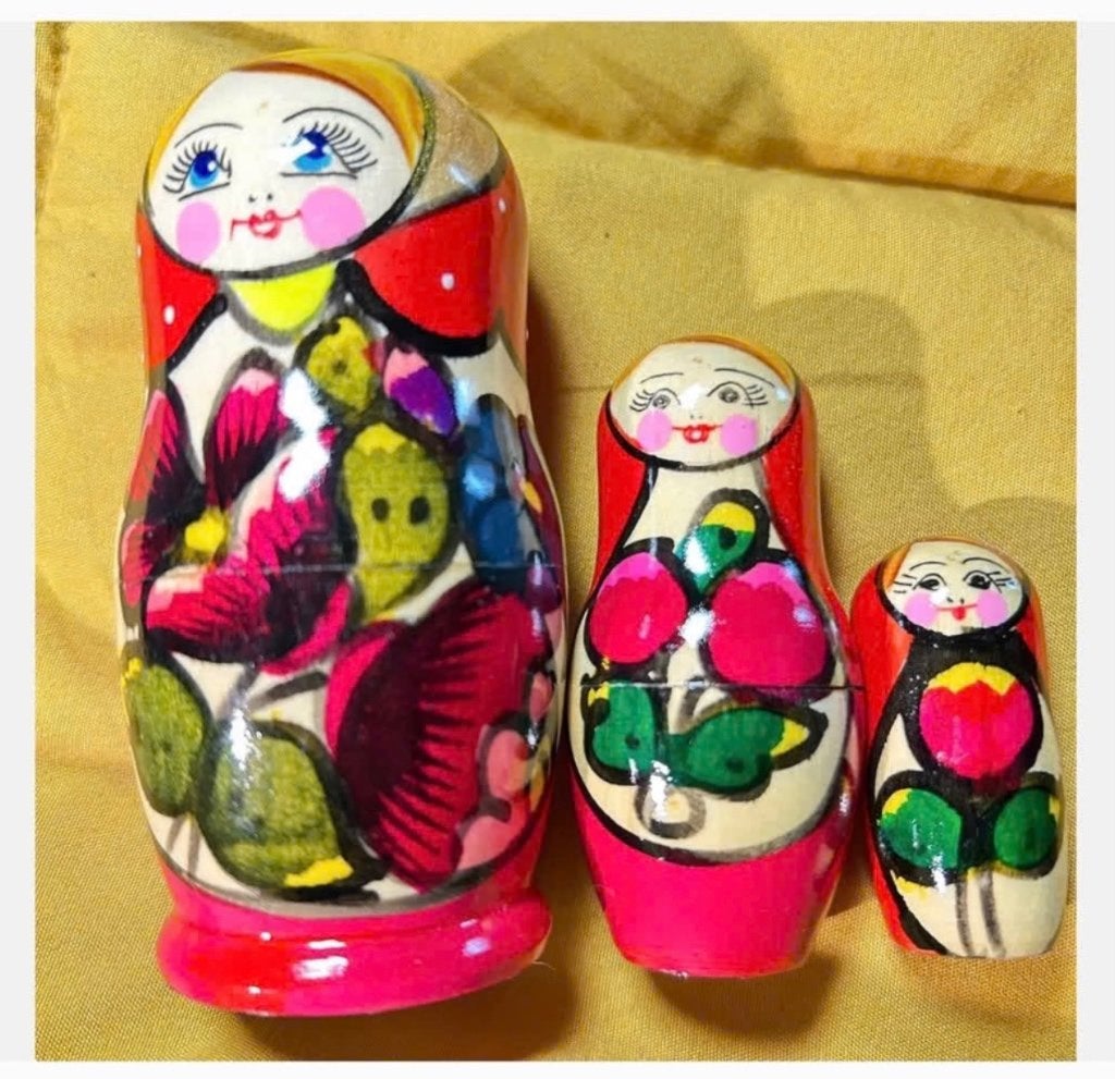 Rode 3-delige baboesjka set 4,5 tot 10 cm, Ophalen of Verzenden, Zo goed als nieuw, Overige typen