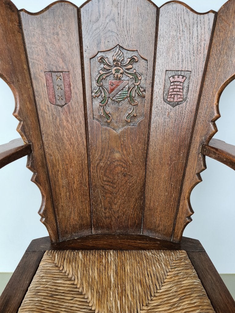 heraldische coat of arms stoel antieke houten wapen armstoel, Ophalen