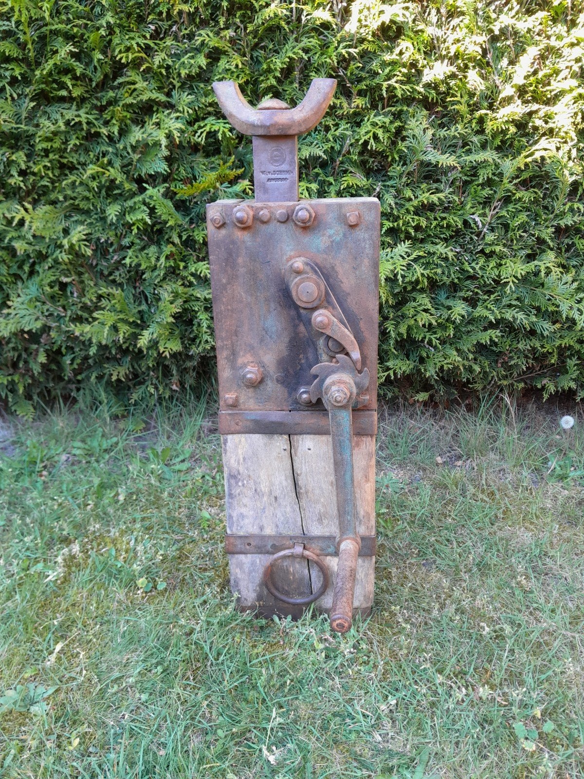 Antieke houten en metalen krik van W.H. Schemm Ronsdorf, Ophalen of Verzenden