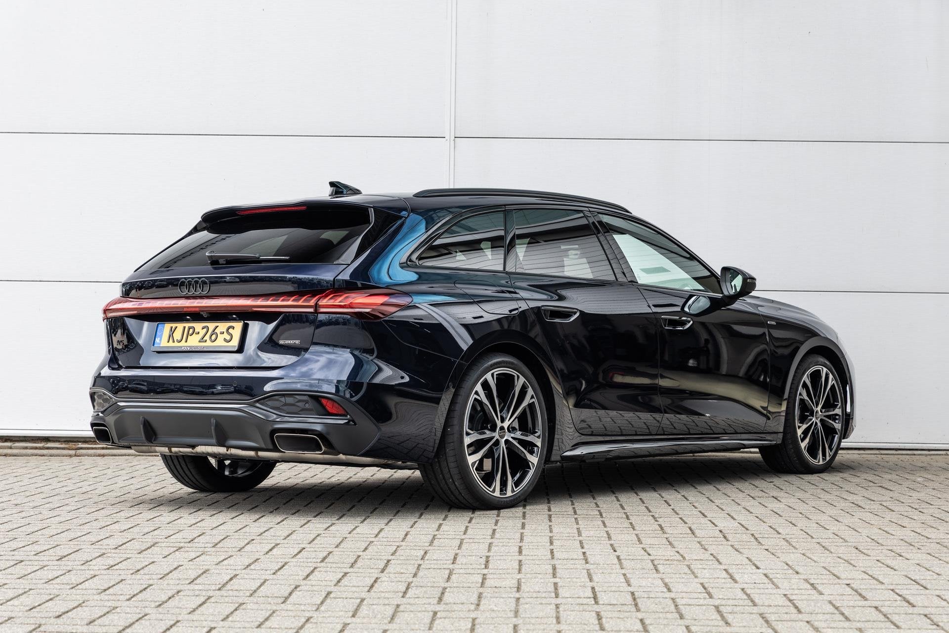 Audi A5 Avant 2.0 e-hybrid 299pk quattro S edition | Trekhaa, Automaat, Automatische klimaatregeling, Stof, 4 cilinders