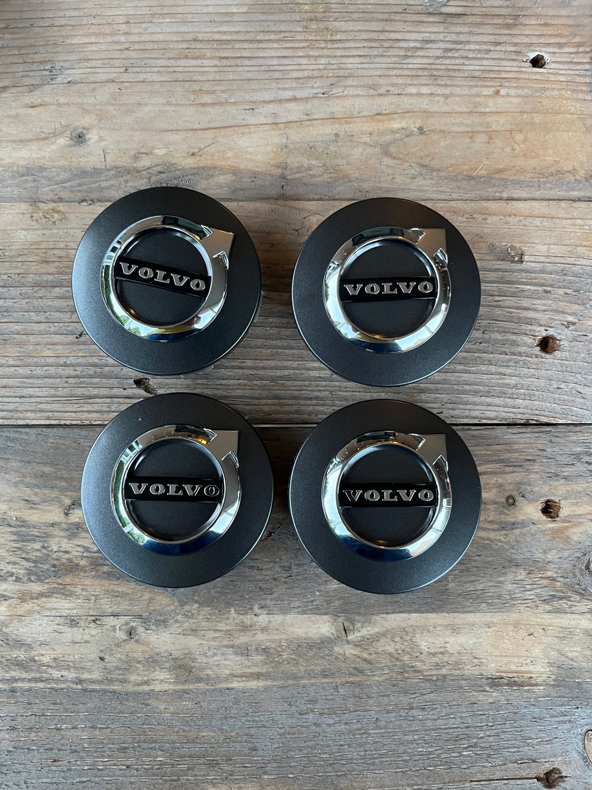 Set van 4 Volvo wieldoppen - Zo goed als nieuw, Auto diversen, Wieldoppen, Ophalen of Verzenden, Nieuw