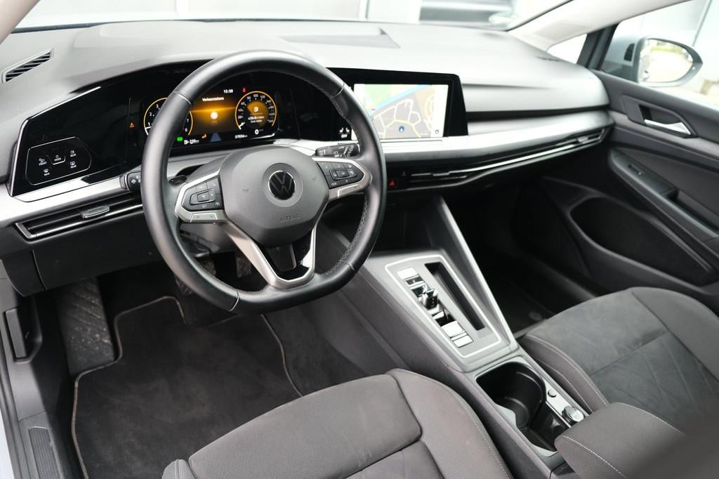 Volkswagen Golf 8 1.5 eTSI Style DSG Navi IQ Led Cam Acc Pdc, Auto's, Adaptive Cruise Control, 4 cilinders, 150 pk, Alcantara
