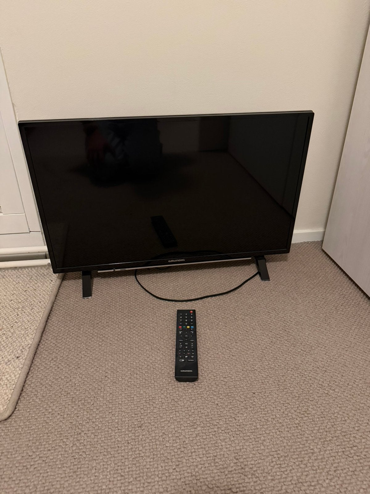 Grundig 32” 1080P Televisie HDMI, Ophalen, 50 Hz, 80 tot 100 cm, Zo goed als nieuw