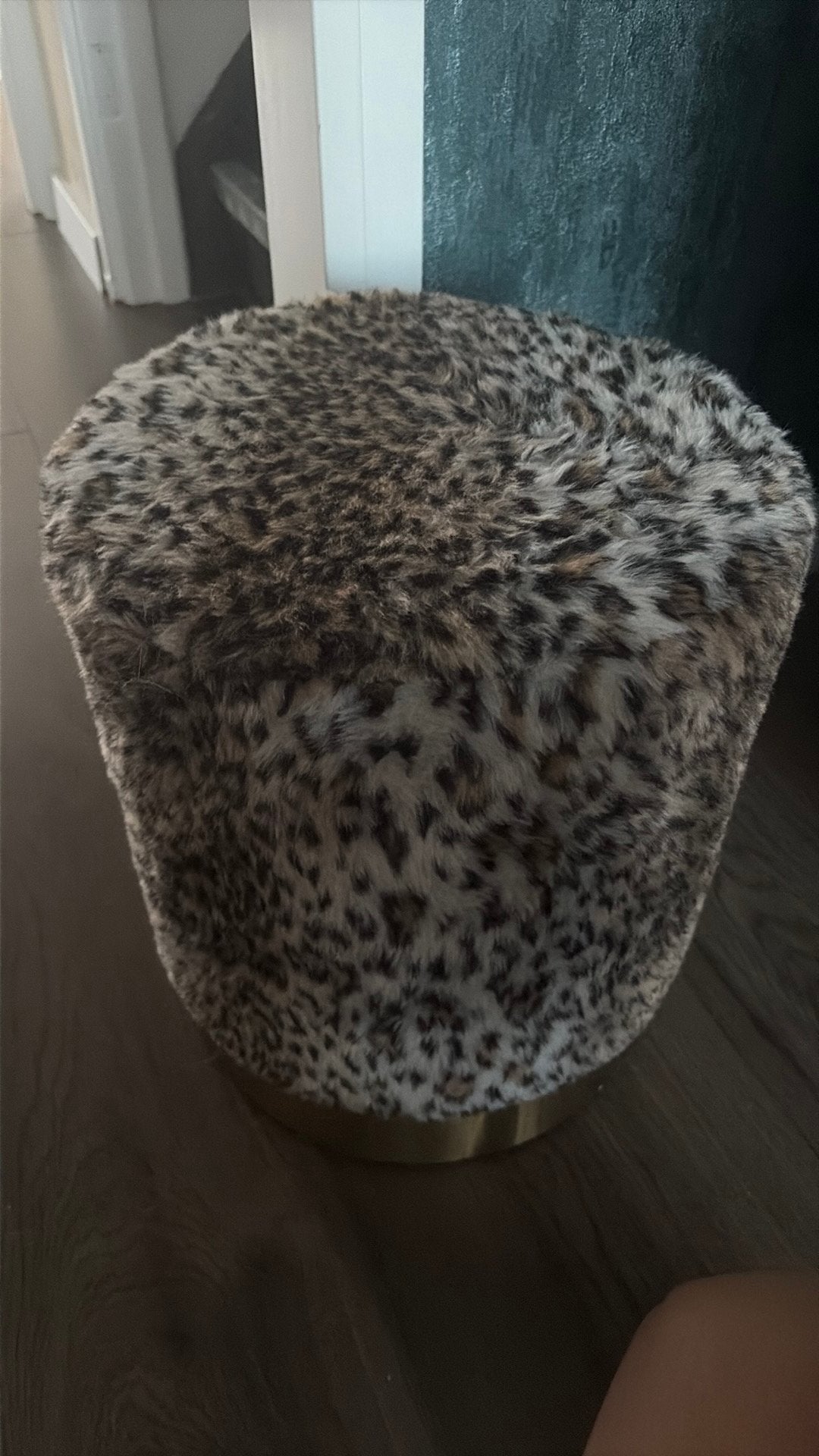 Leuke panterprint poef, Ophalen, Zo goed als nieuw, Rond, Minder dan 50 cm