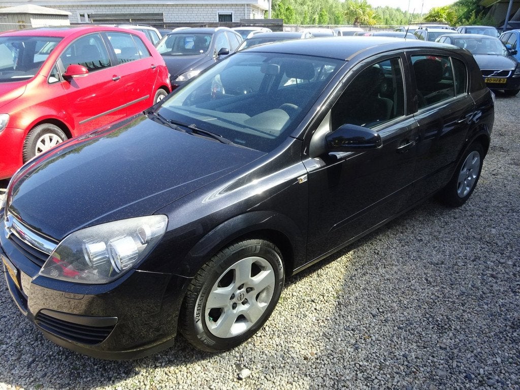 Opel Astra 1.6 Cosmo airco 16 inch sport velgen, Voorwielaandrijving, Gebruikt, 4 cilinders, 1165 kg