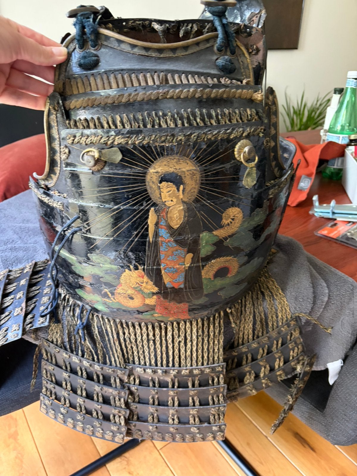 Antiek Japans Samurai Harnas Borstplaat (Do) getaxeerd, Japan, Ophalen, Overige typen, Op standaard