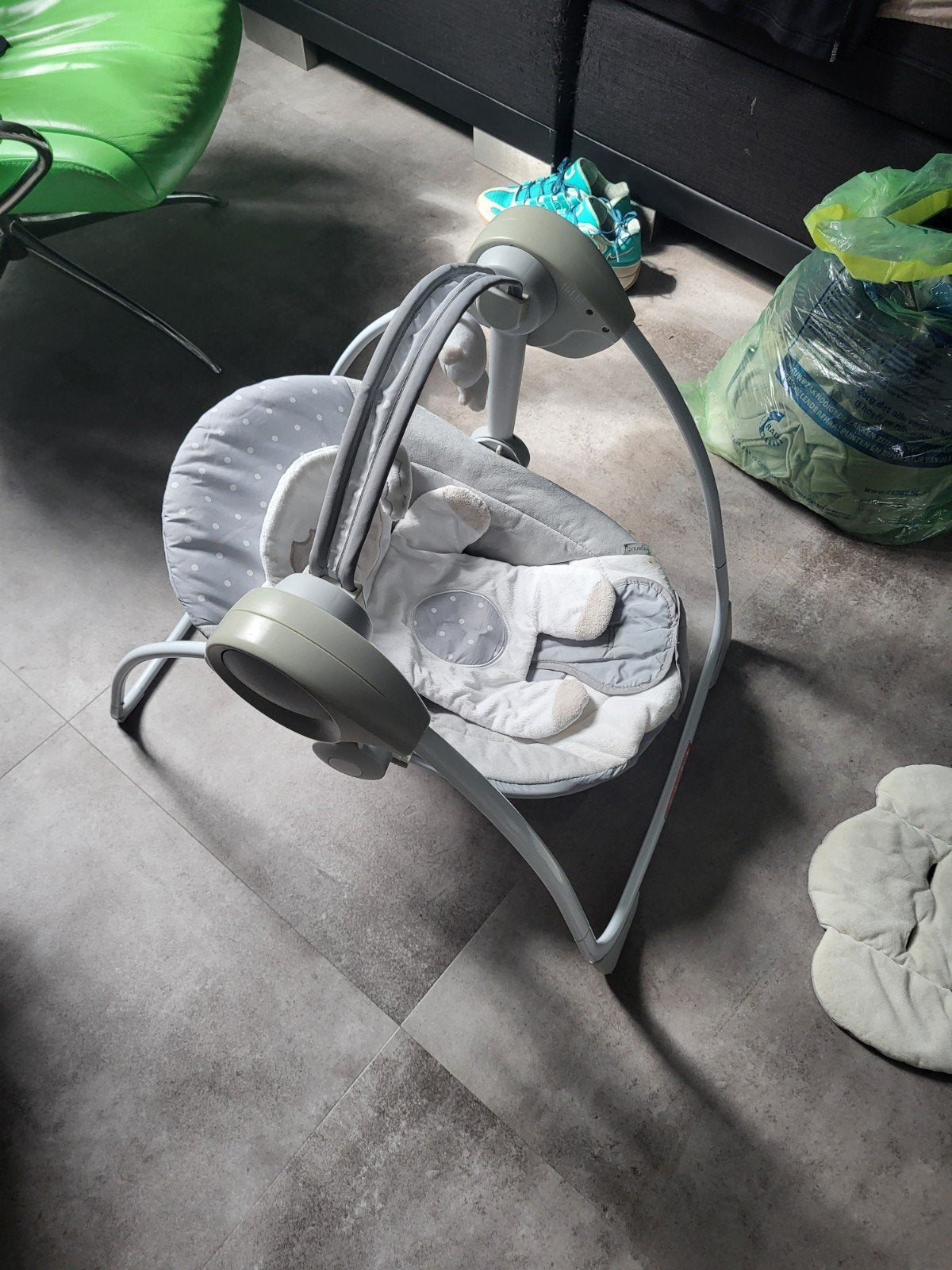 Fisher-Price Schommelstoel met muziek en trilfunctie, Ophalen, Gebruikt